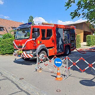 HLF ecke Chillmatten / Kirchgasse, geschmückt für eine Hochzeit
